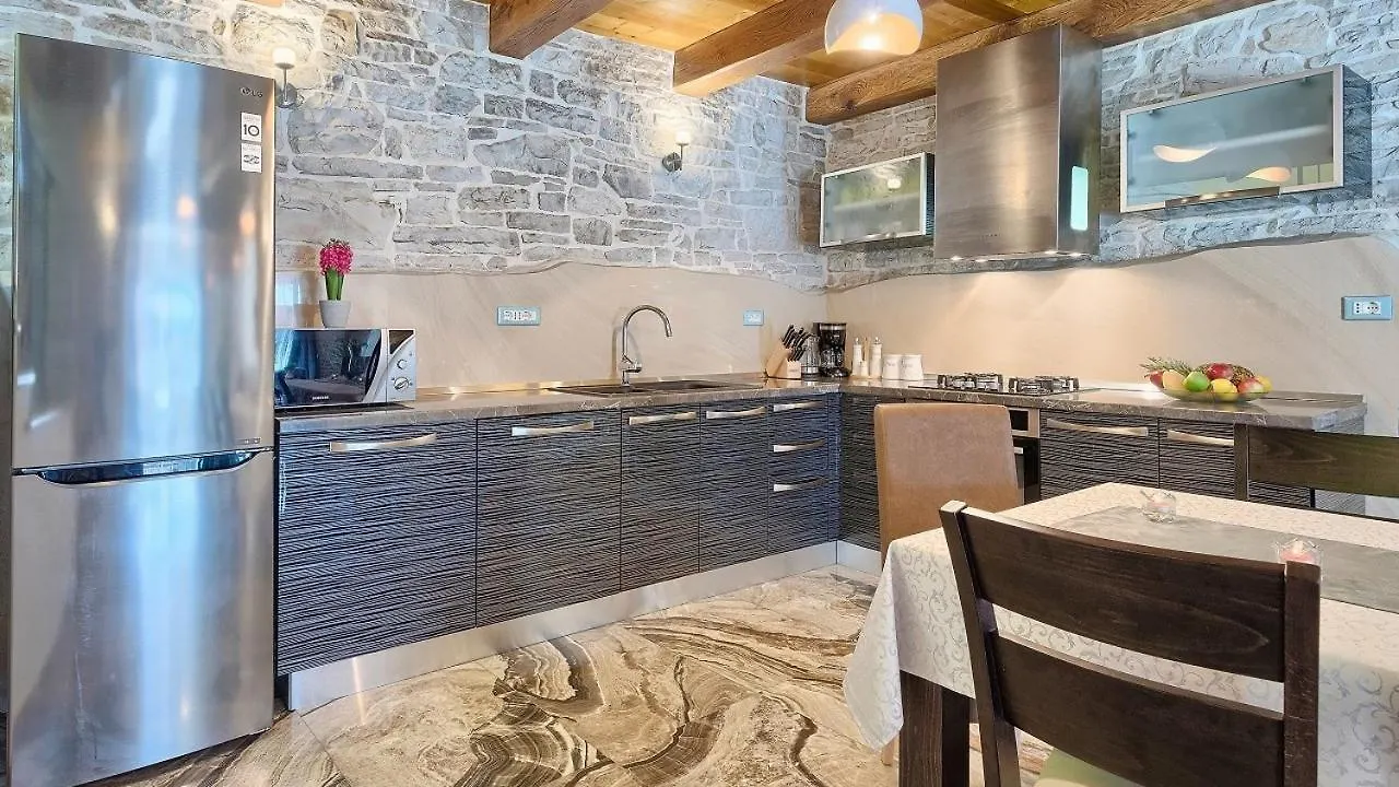 Beautiful Istrian Villa Patrick With A Pool Pazin Casa de hóspedes