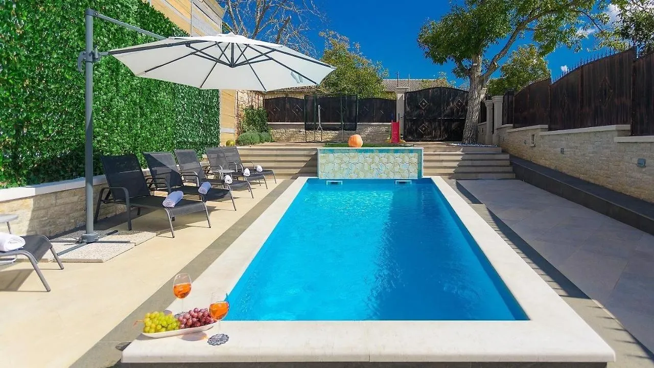 Beautiful Istrian Villa Patrick With A Pool Pazin Casa de hóspedes